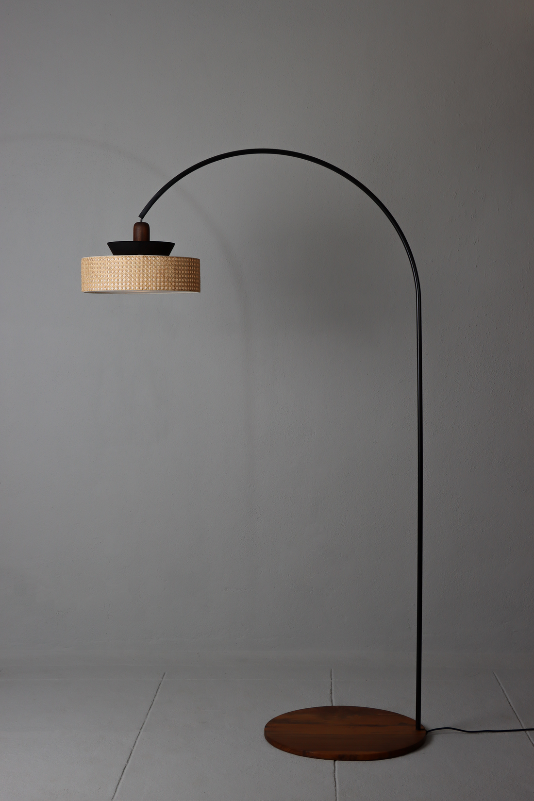 Uno Arch Floor lamp