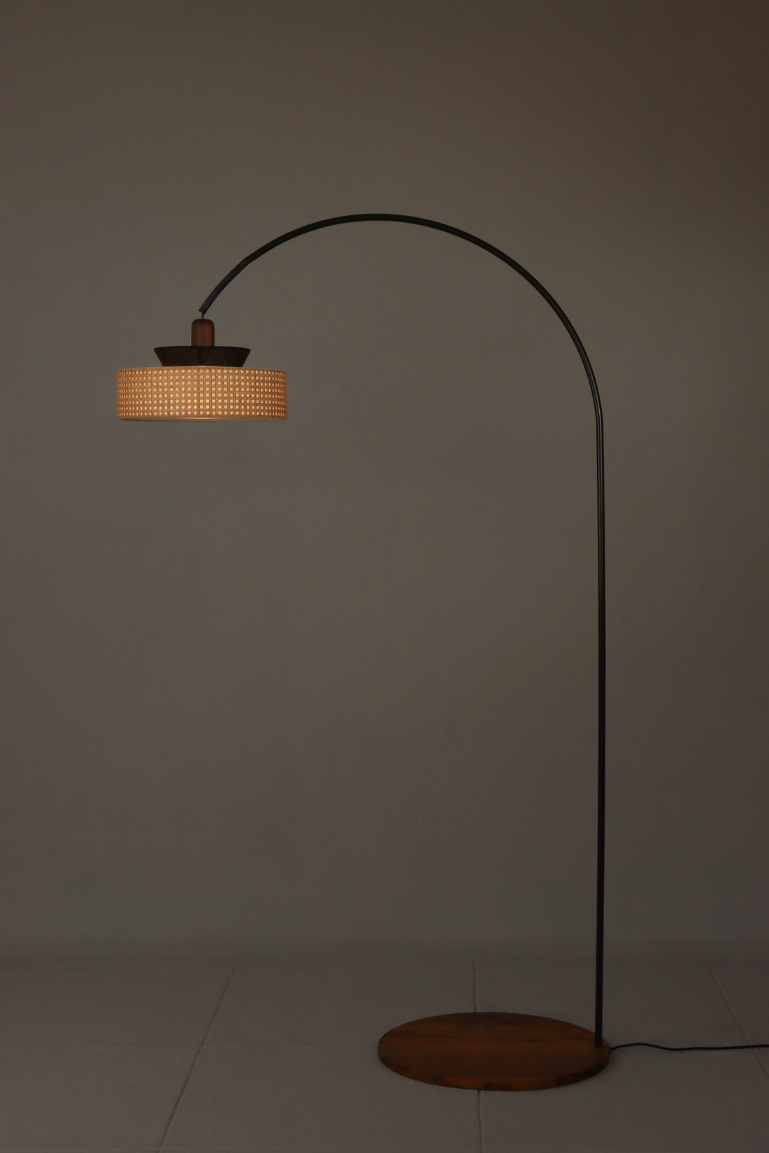 Uno Arch Floor lamp