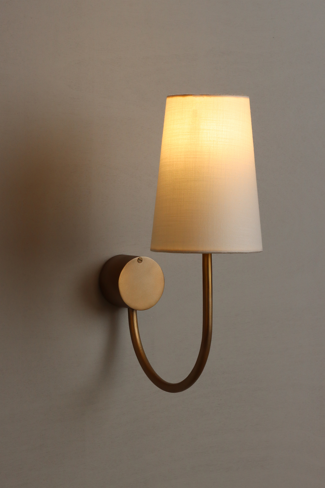 Taper wall lamp